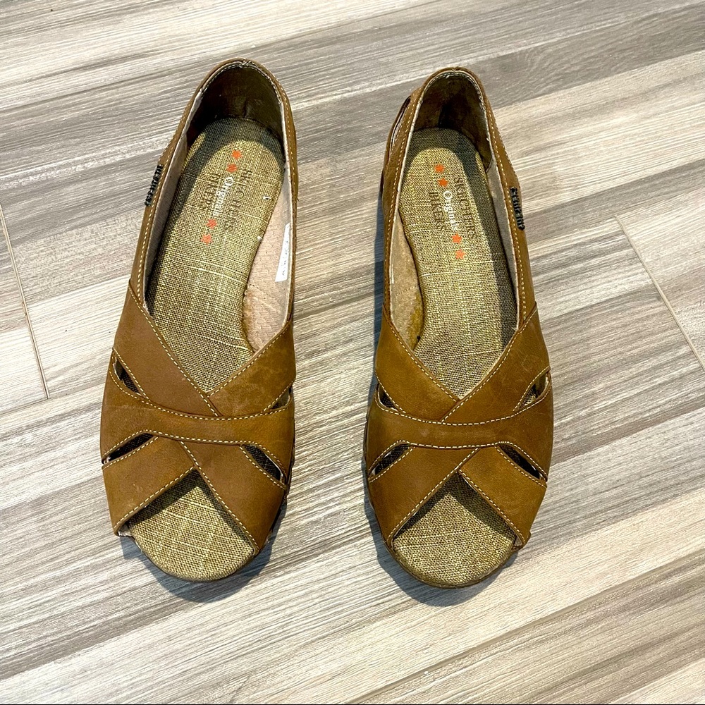 Sketchers originals bikers size 8 tan peep toe slip on shoes